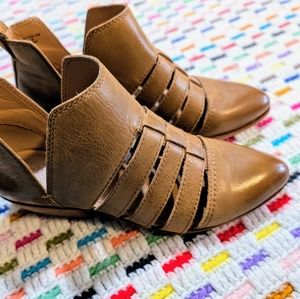 Frye Rubie Cutout Bootie Women's 6.5 Tobacco